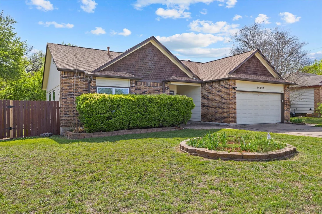 Photo of 16503 Edgemere DR