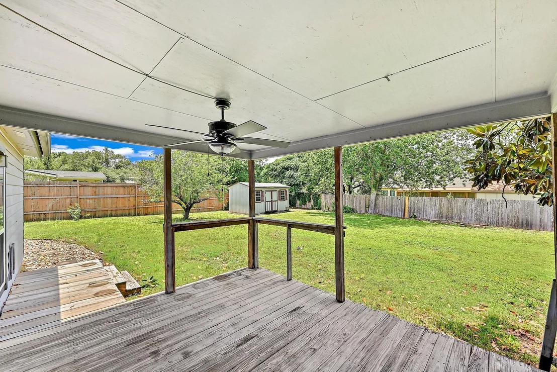 Photo of 1804 Oakridge DR