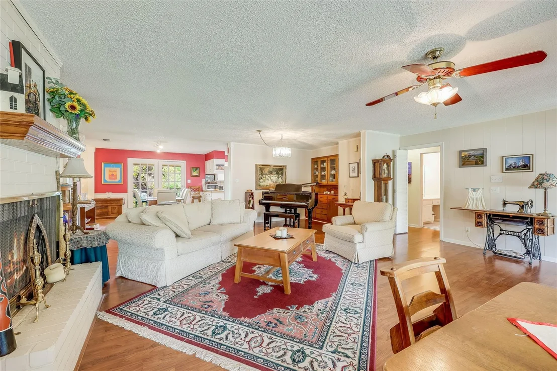Photo of 9 Inwood CIR