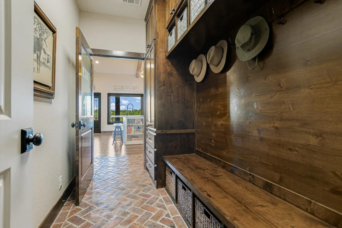 Photo of 826 Black Jack Ranch RD
