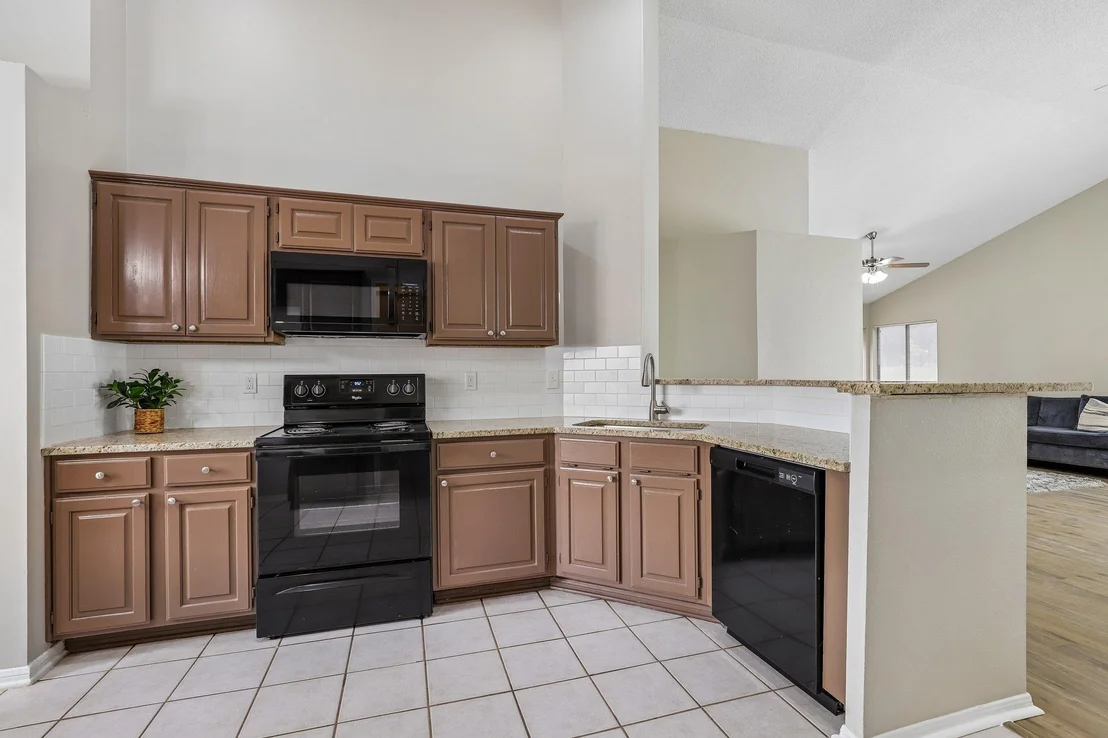 Photo of 305 Hornbean LN