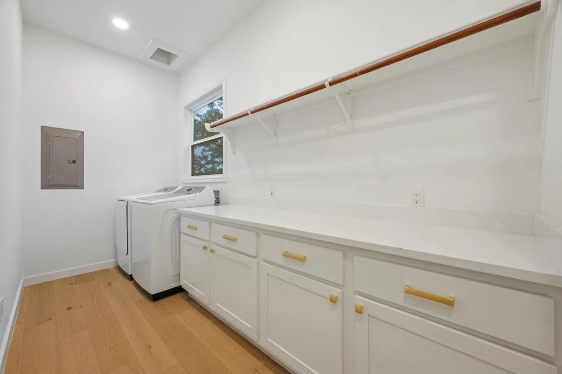 Photo of 5000 Valburn CT