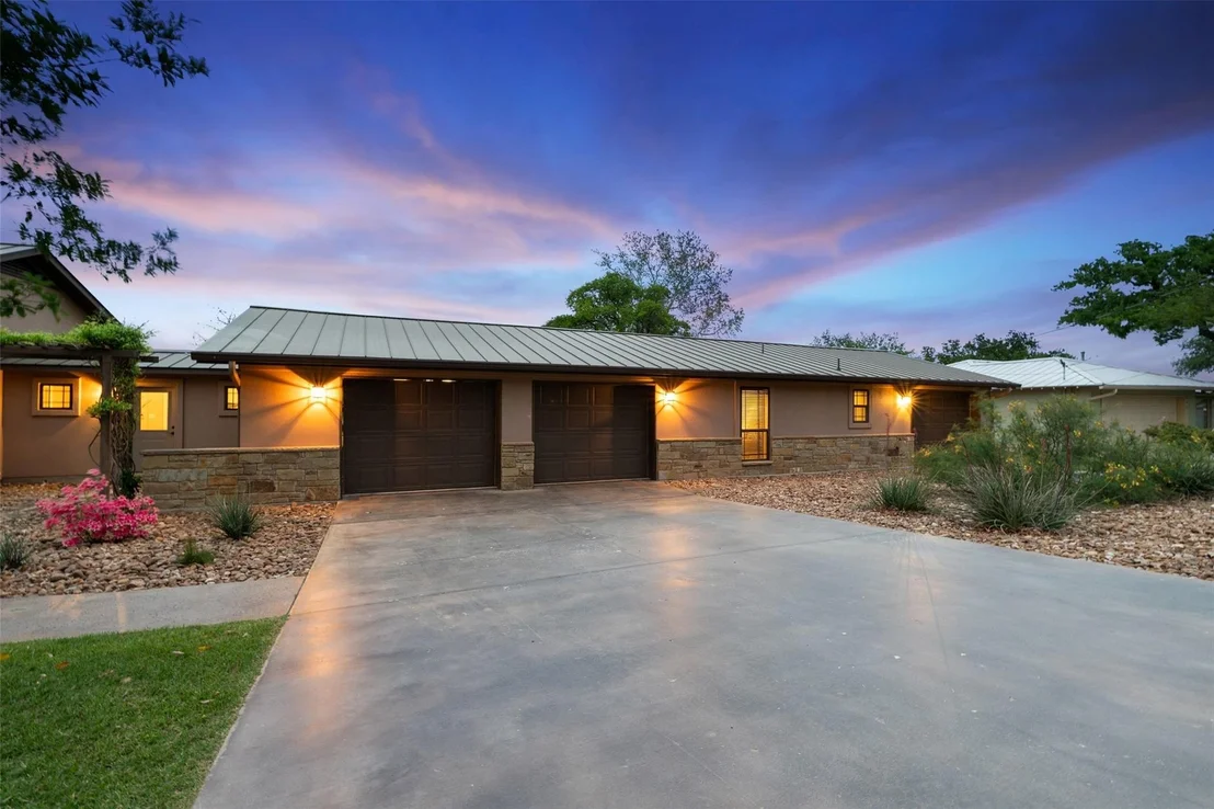 Photo of 348 Carlson CIR