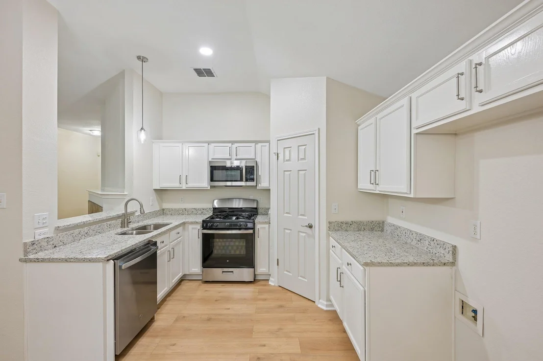 Photo of 500 Britni LOOP