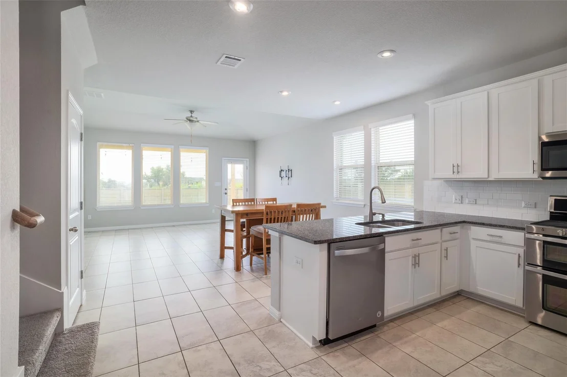 Photo of 1032 Myrna BND