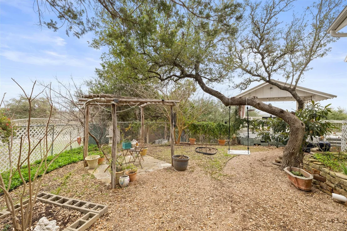 Photo of 114 Crest View DR