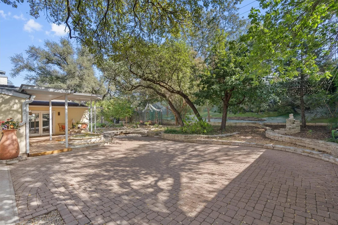 Photo of 7111 Sungate DR