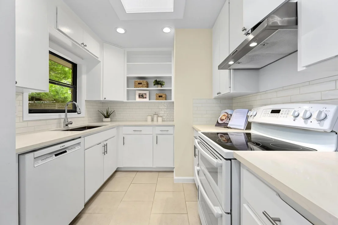 Photo of 7313 Grover Ave