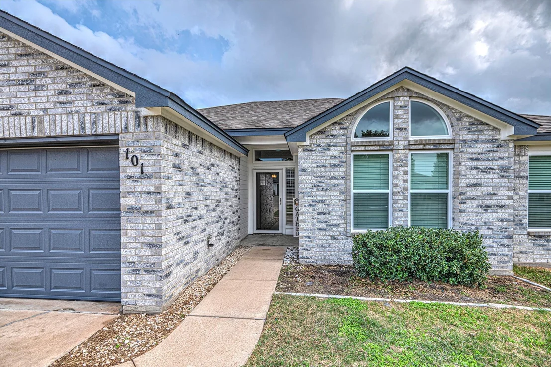 Photo of 101 Meadowbrook DR