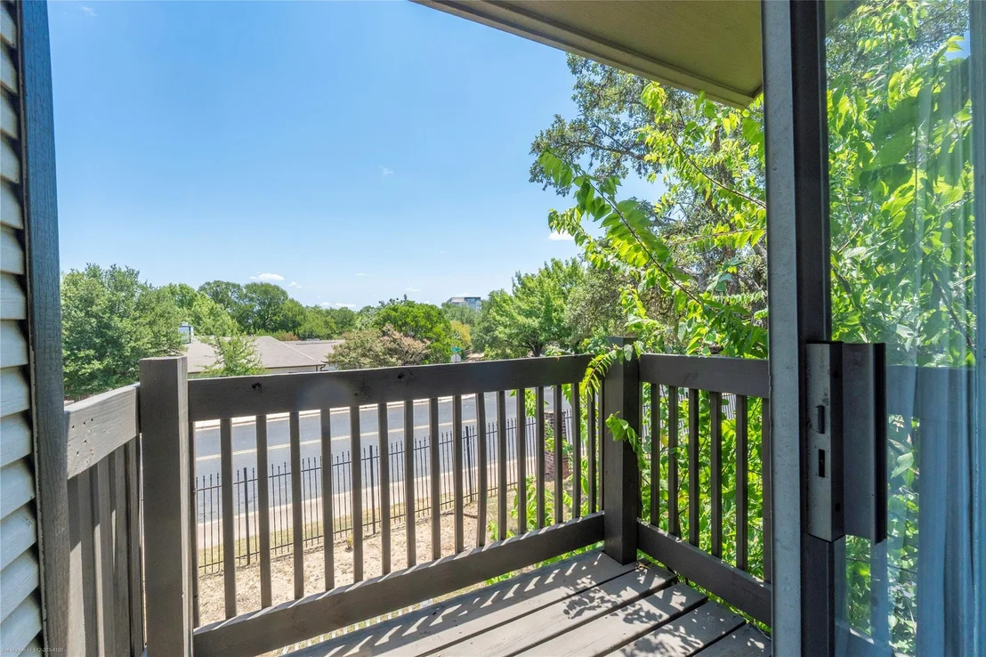 Photo of Unit C at 1845 River Crossing CIR