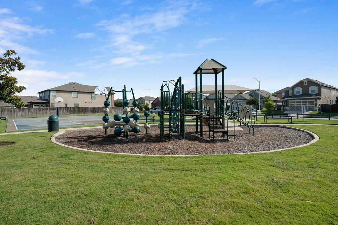 Photo of 807 Screech Owl DR