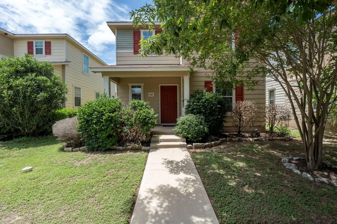 Photo of 1051 Dorn