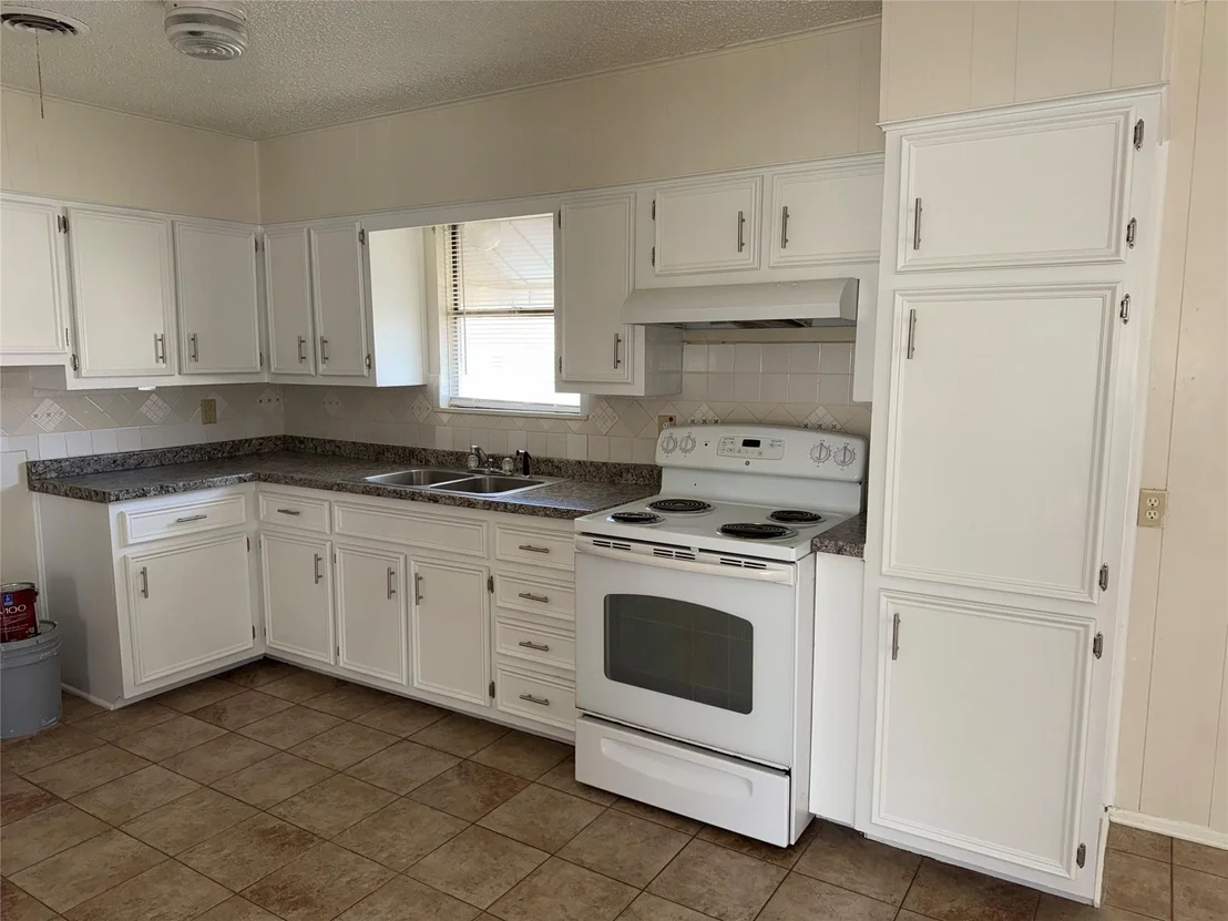 Photo of 302 Easy ST