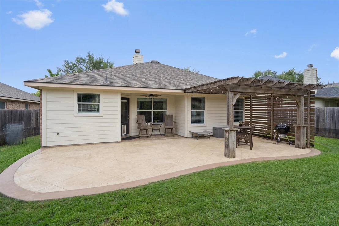 Photo of 332 Hidden Brook LN
