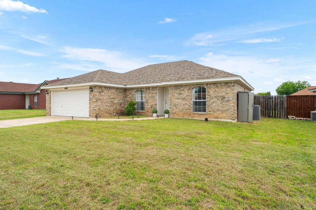 Photo of 4305 Pete DR