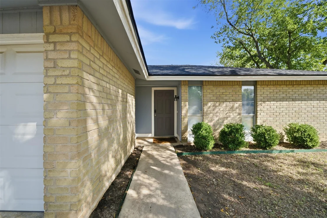 Photo of 1601 Sagebrush DR