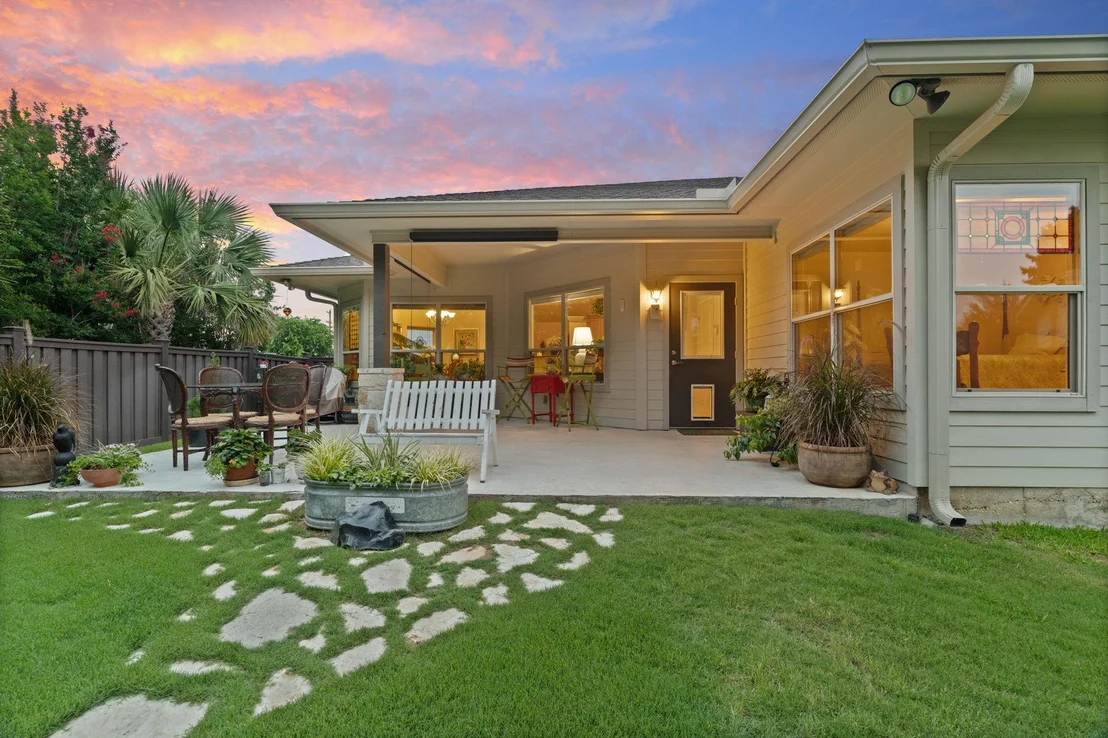 Photo of 813 Lacey Oak CIR