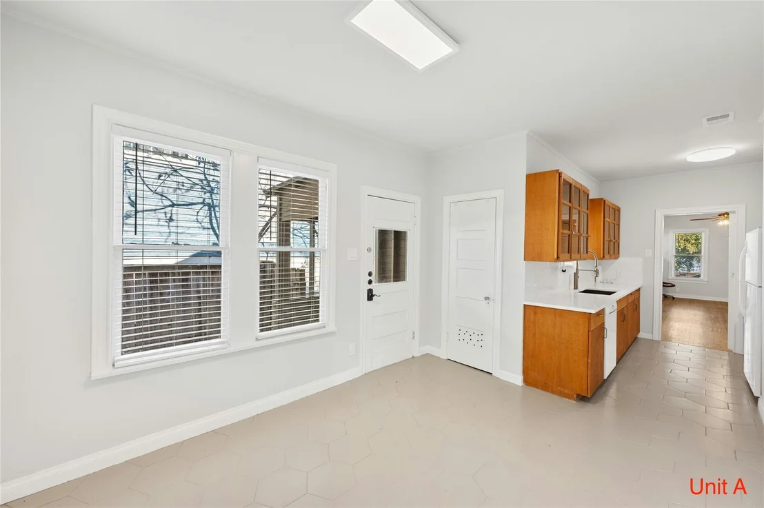 Photo of 2301 W 10th ST