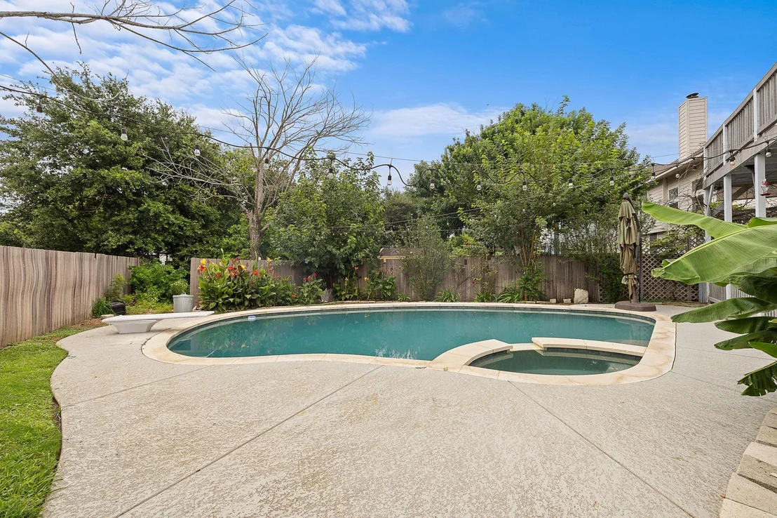 Photo of 16019 Dark LN