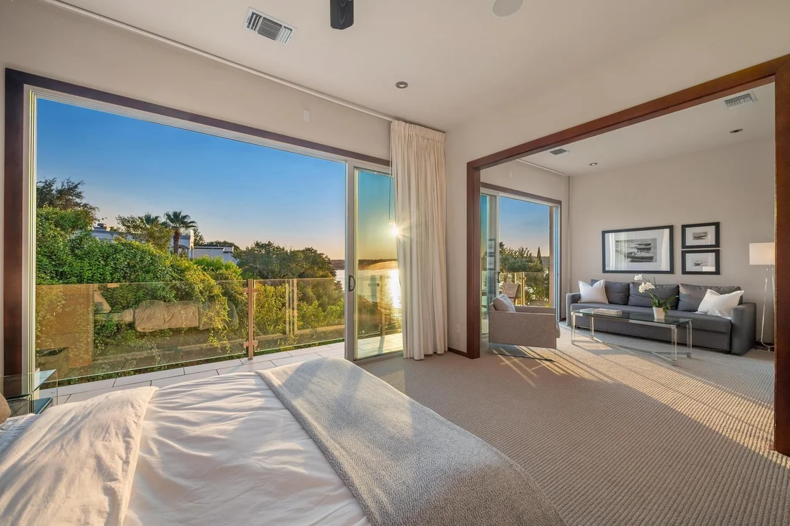 Photo of 105 Edgewater CV