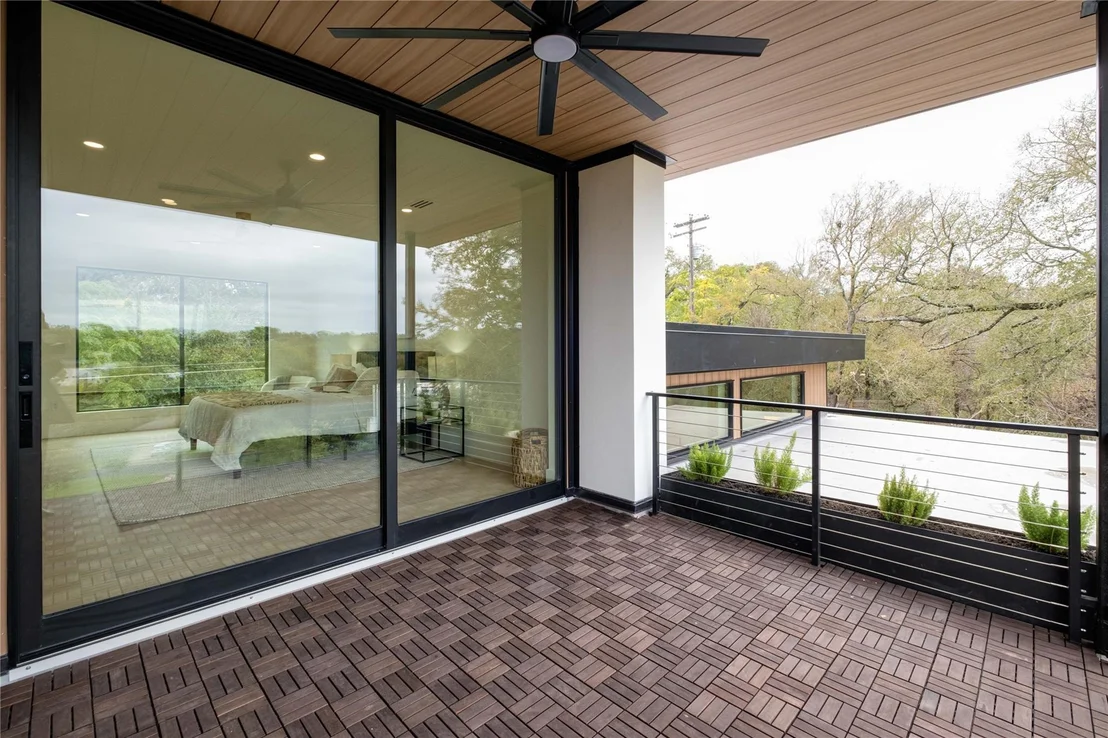 Photo of 2401 Oakhaven CIR