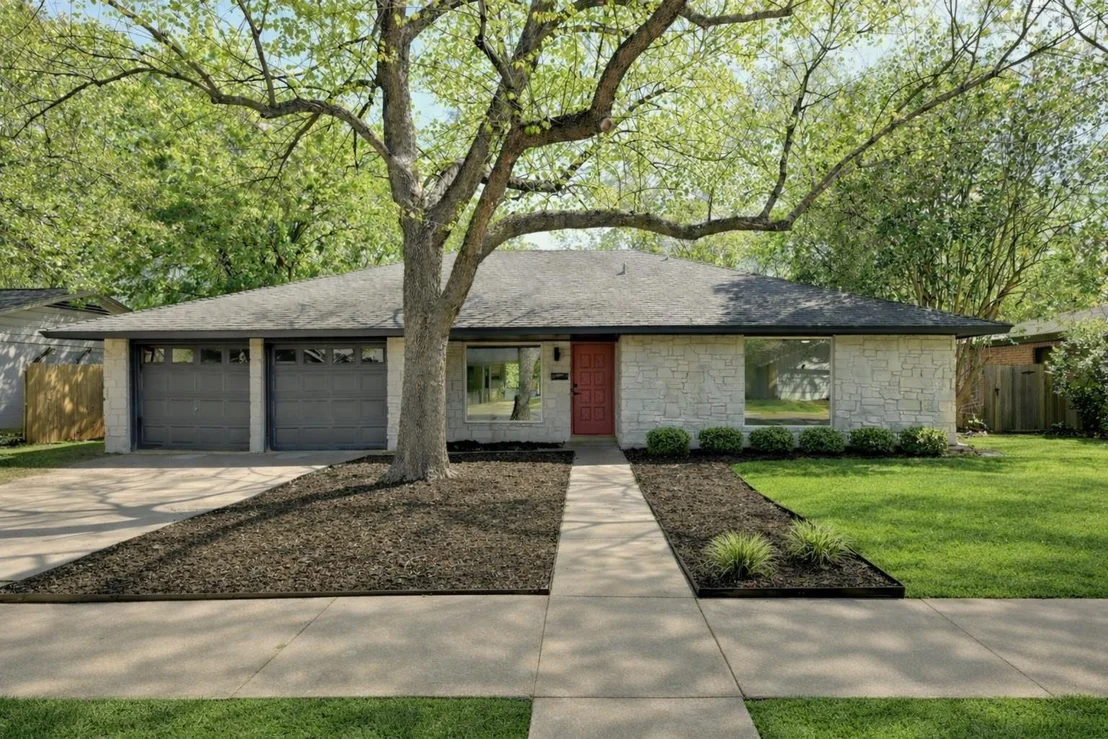 Photo of 9801 Oak Hollow DR
