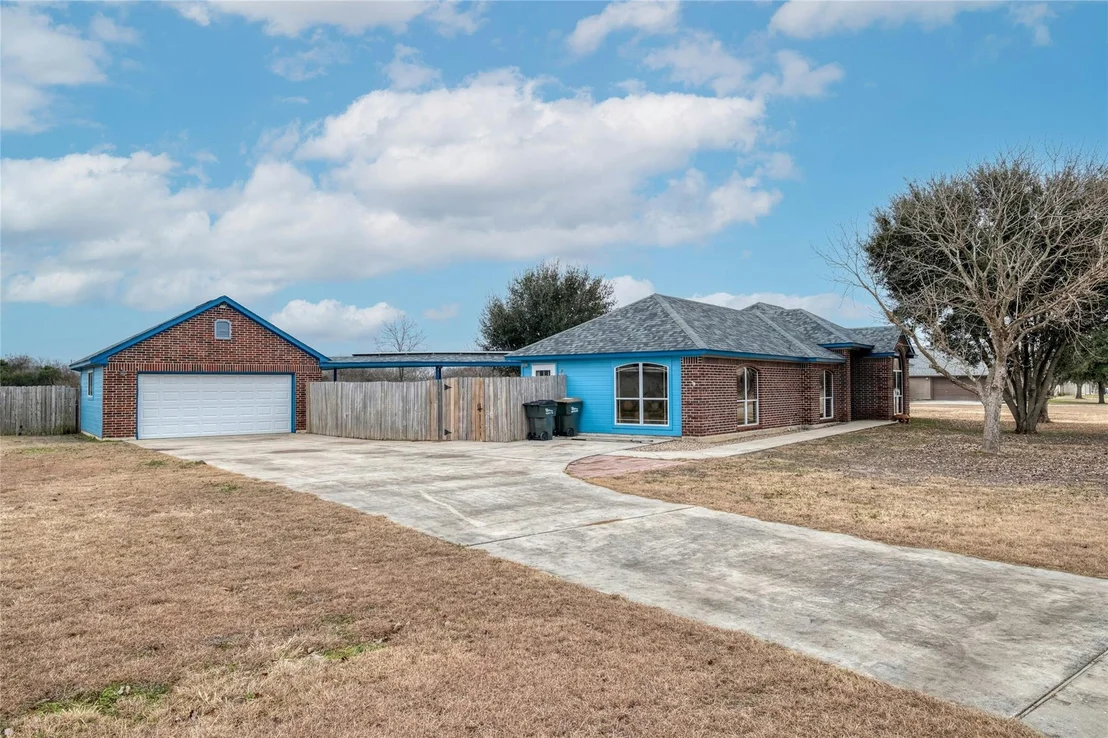 Photo of 233 Thomas DR