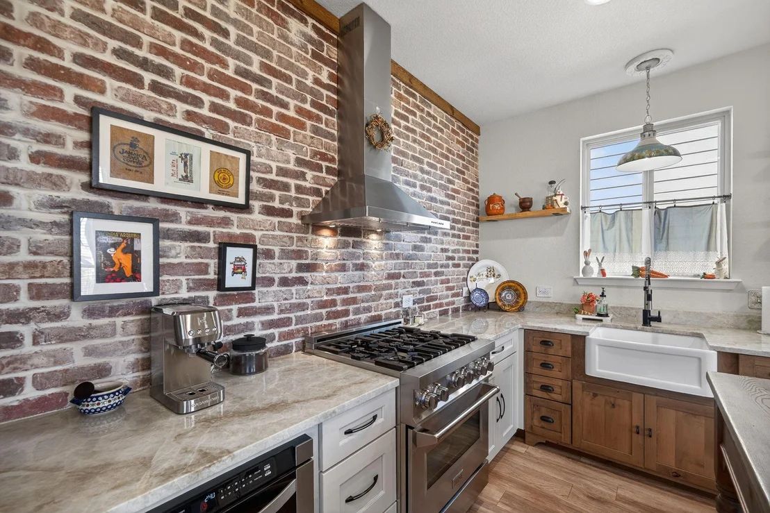 Photo of 613 Whitman Ave