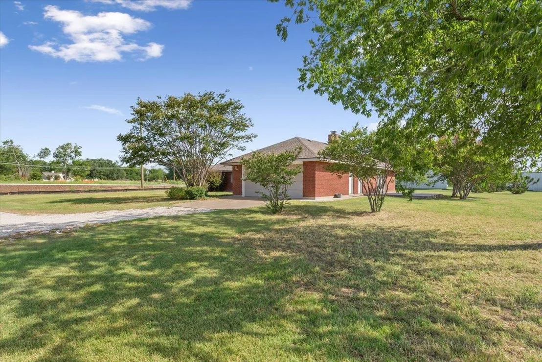 Photo of 2465 Old Waco RD