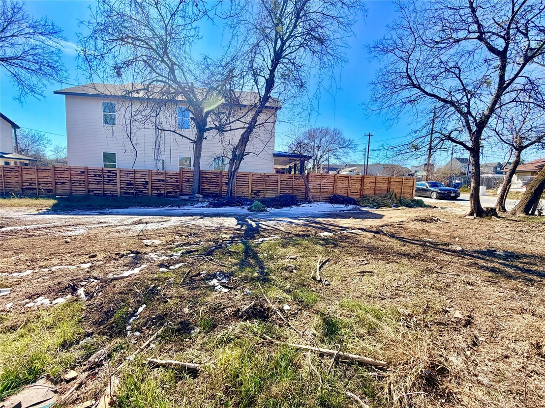 Photo of 7407 Carver Ave
