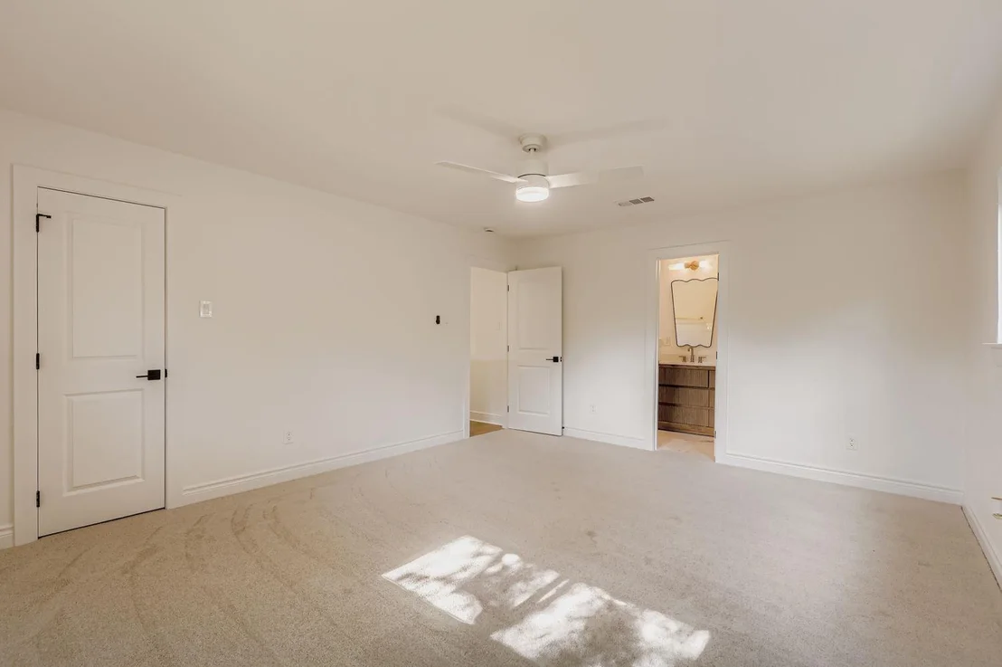 Photo of 8011 Scotland Yard