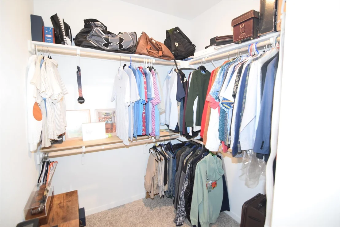 Photo of 100 Corral CV