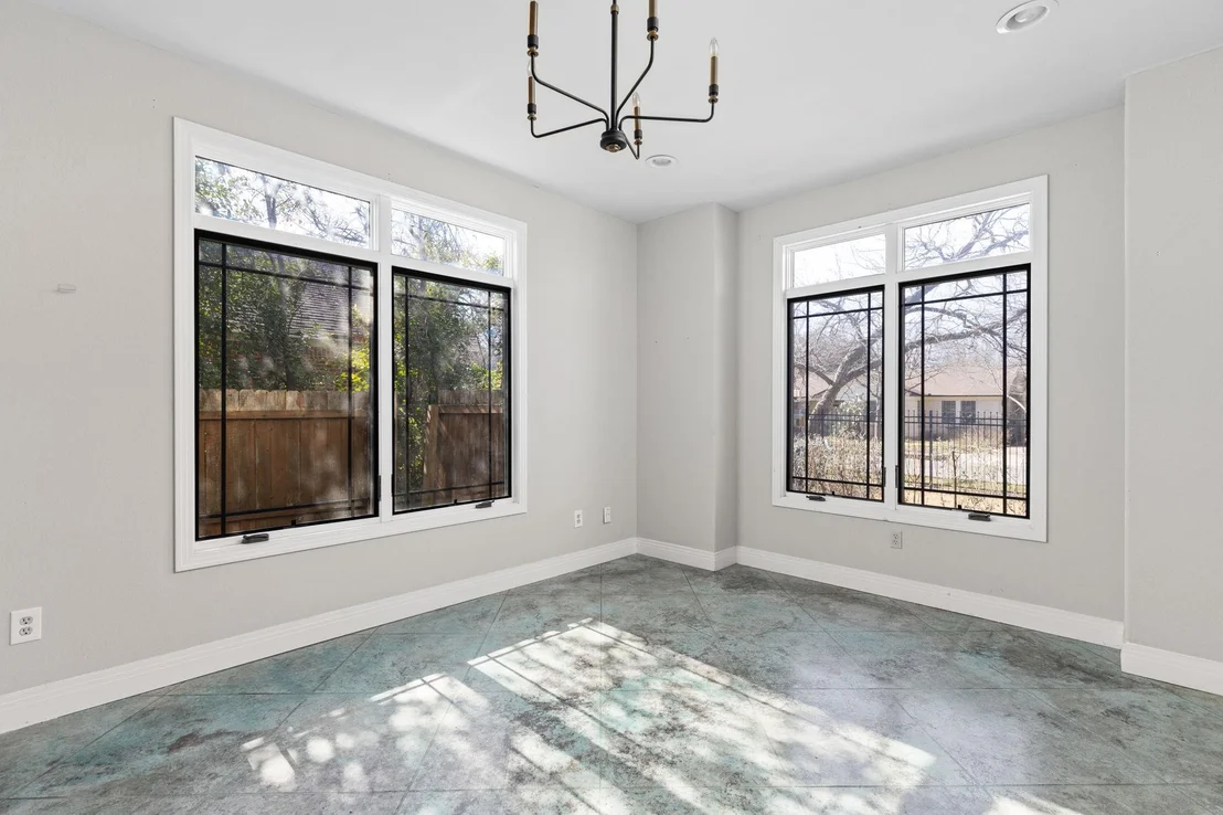 Photo of 2203 Lindell Ave