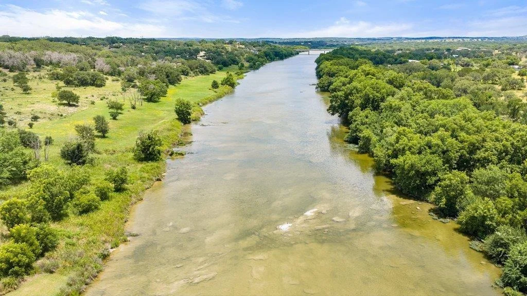 Photo of 784 River View DR