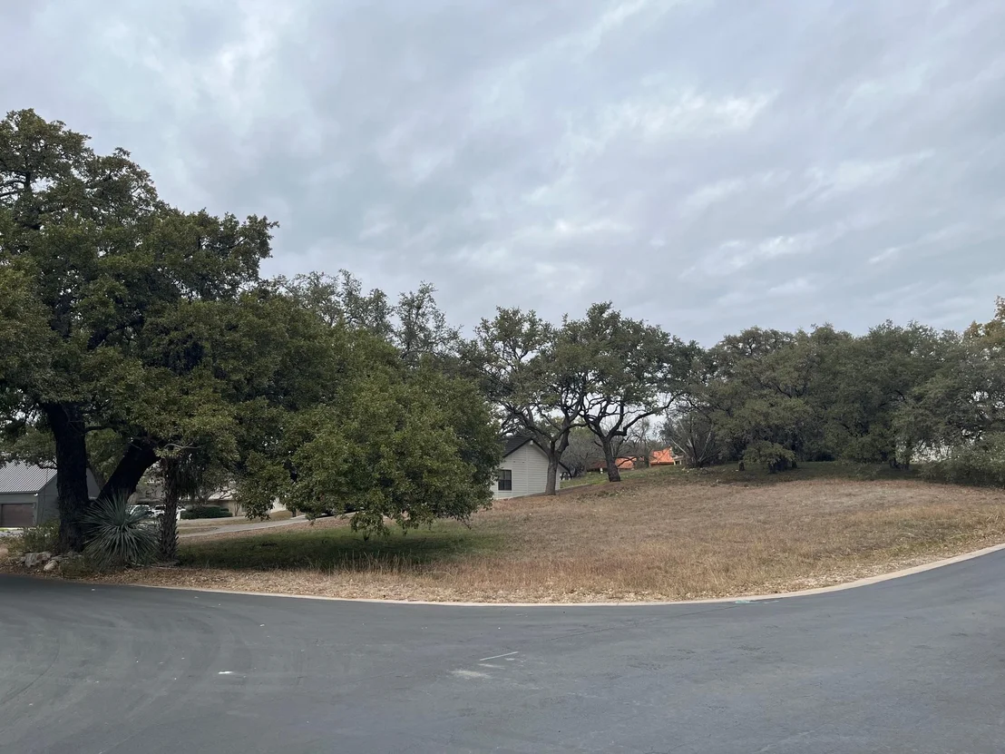 Photo of 700 Red Sails DR