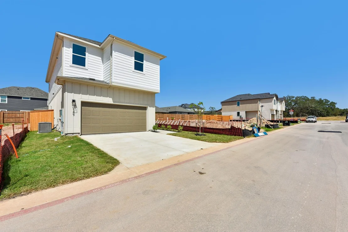 Photo of 149 Maverick Ave