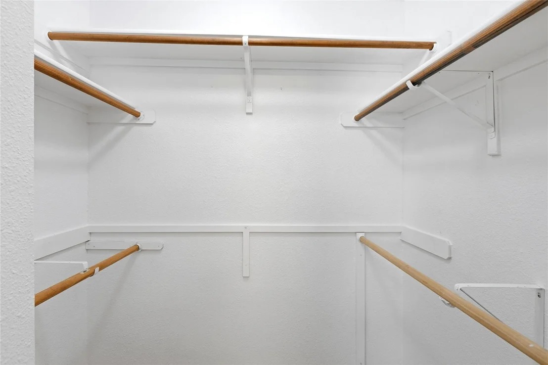 Photo of 151 Henke CV