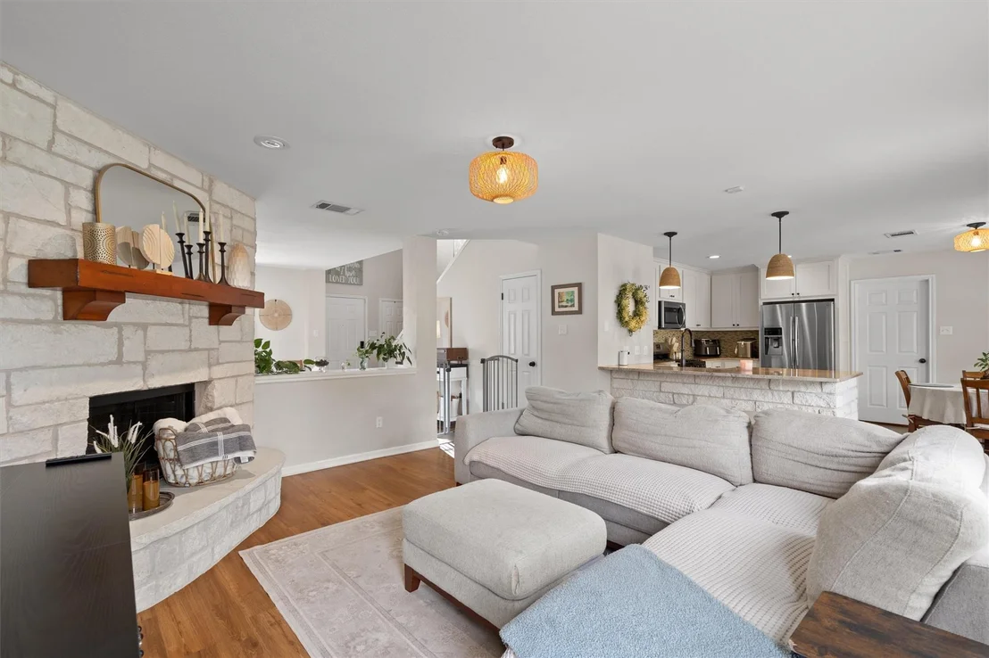Photo of 1308 Honeysuckle LN