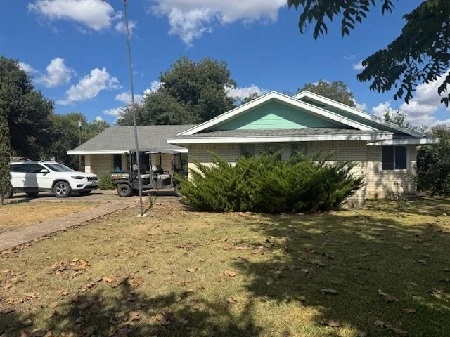 Photo of 2302 Meadow LN