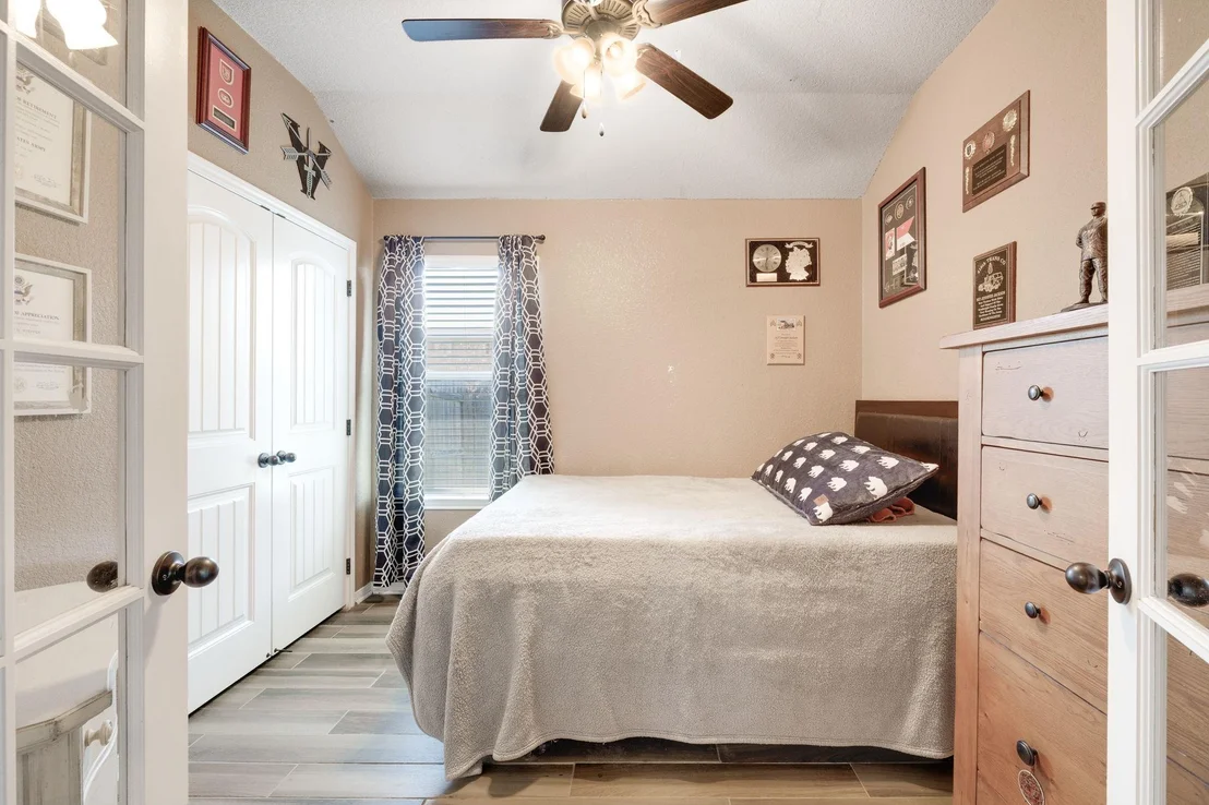 Photo of 2411 Scott DR