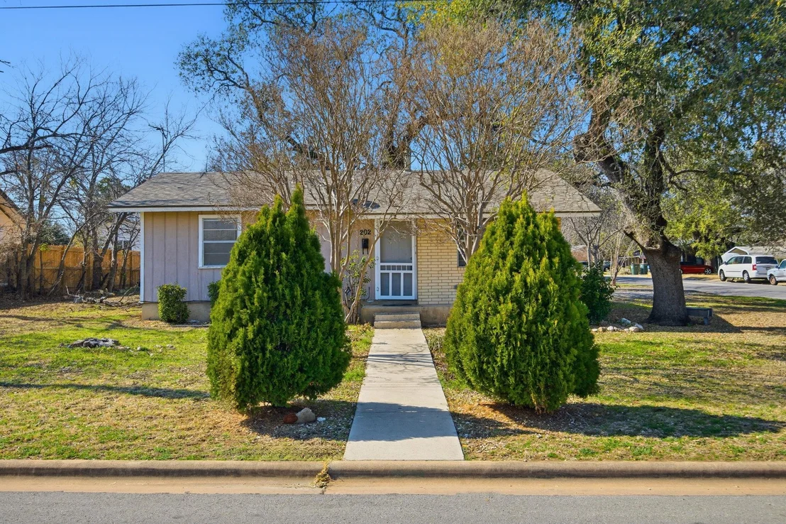 Photo of 202 Forest ST