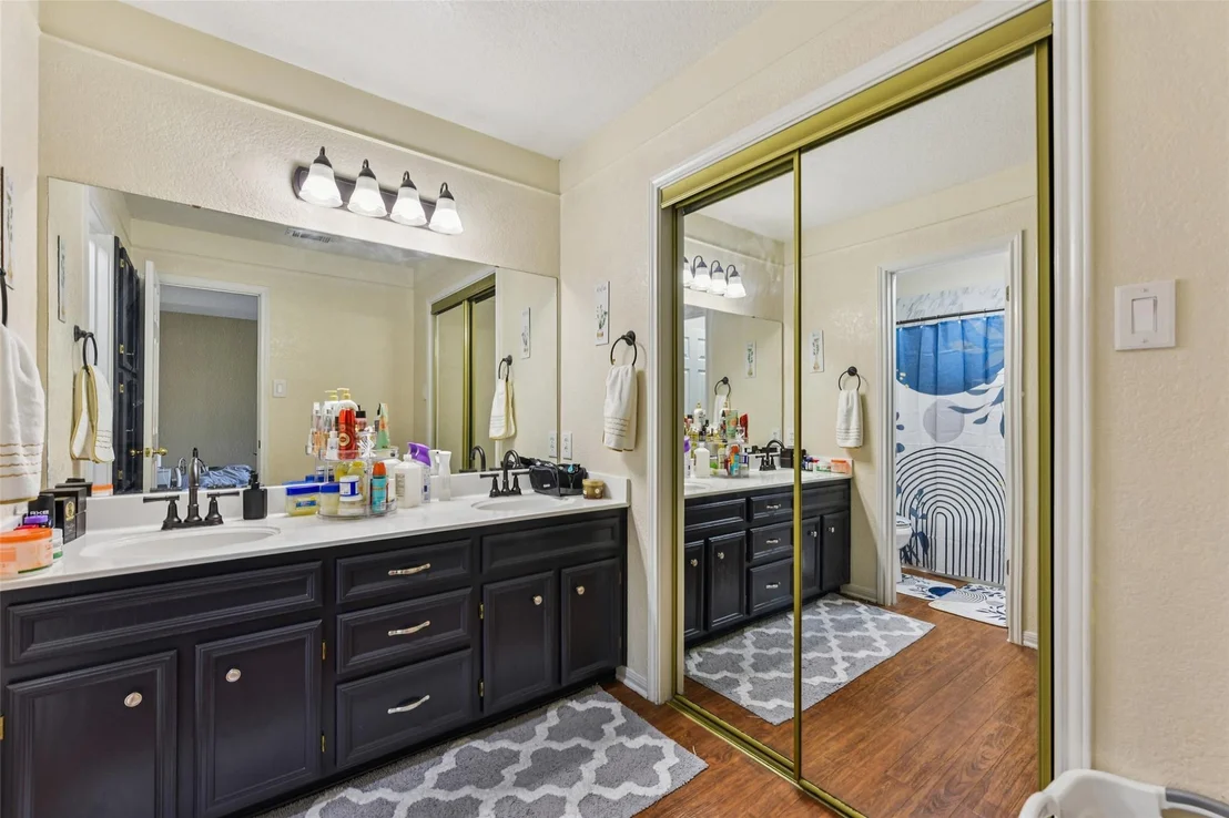 Photo of 5318 W Ridge BLVD
