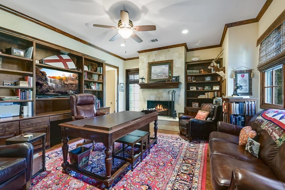 Photo of 3004 Travis Lakeside DR