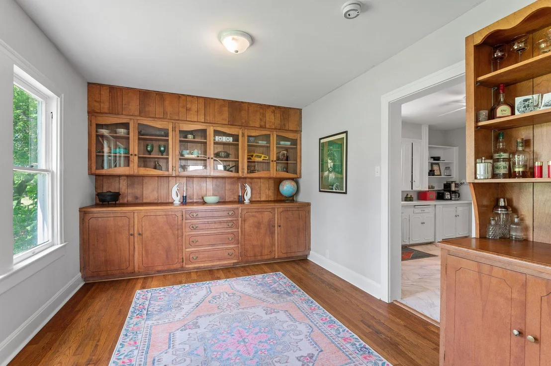 Photo of 907 N Avenue C