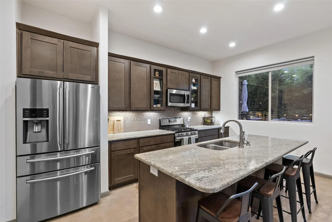 Photo of Unit A at 1158 Ridgeway DR
