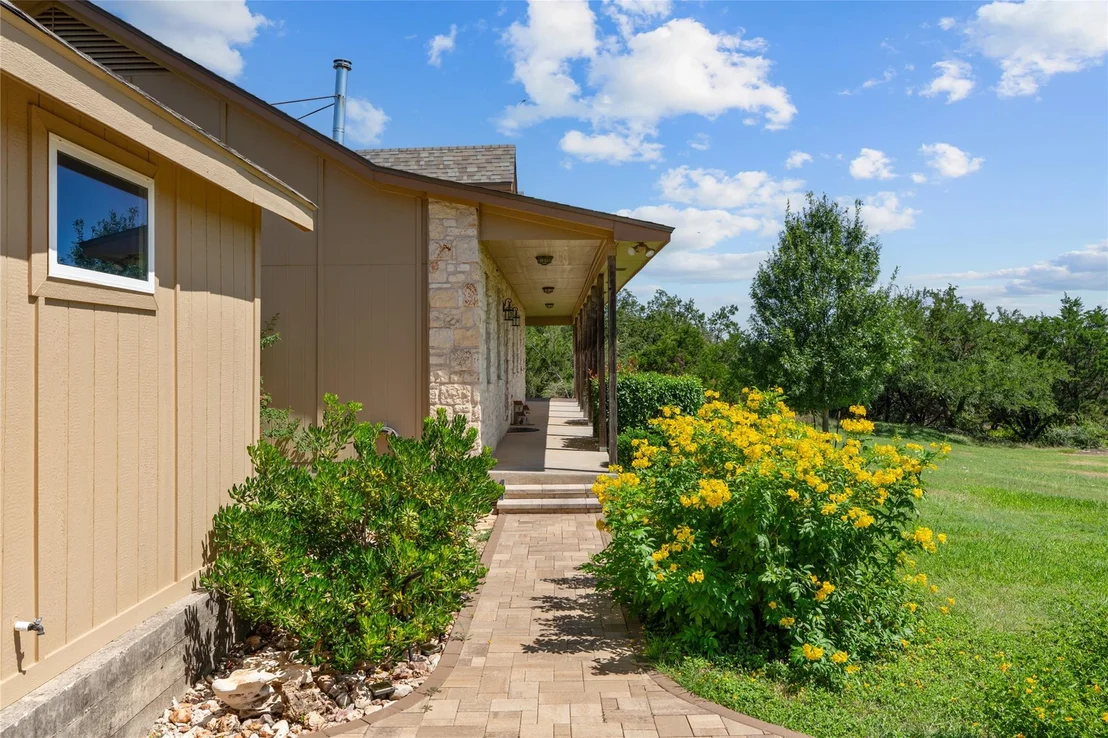 Photo of 221 Chaparral RD