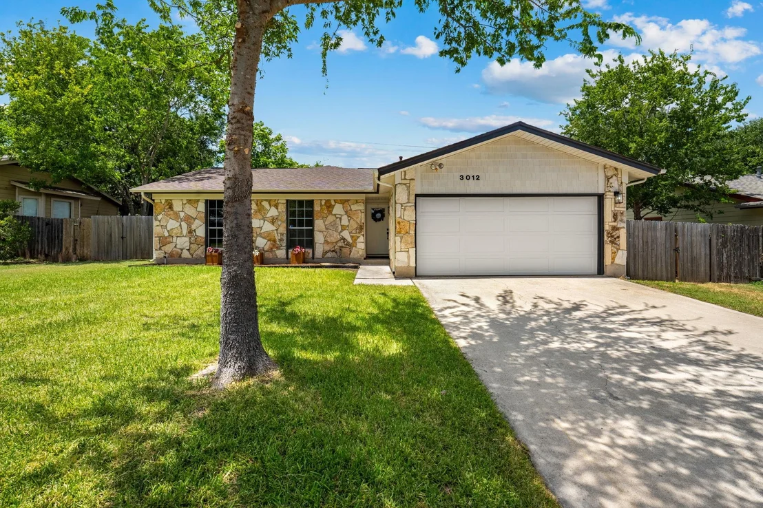 Photo of 3012 Monument DR