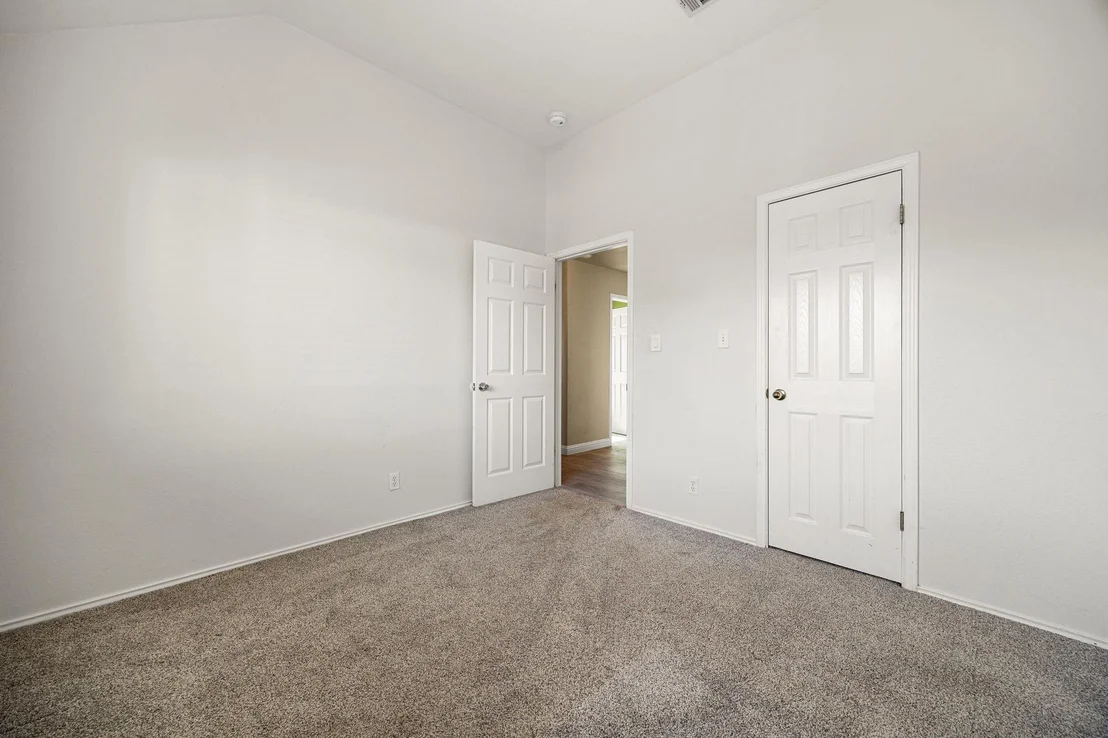Photo of 707 Thrush DR