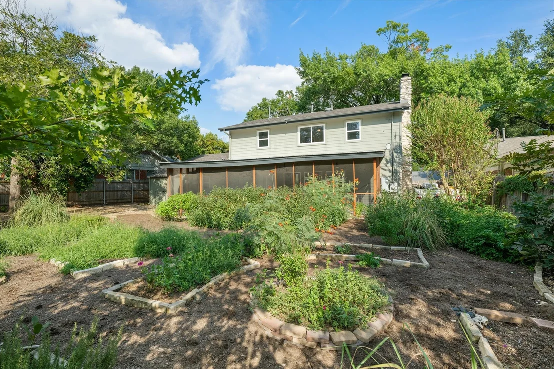 Photo of 6812 Pioneer PL