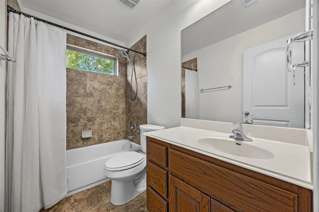 Photo of 606 Irvin DR